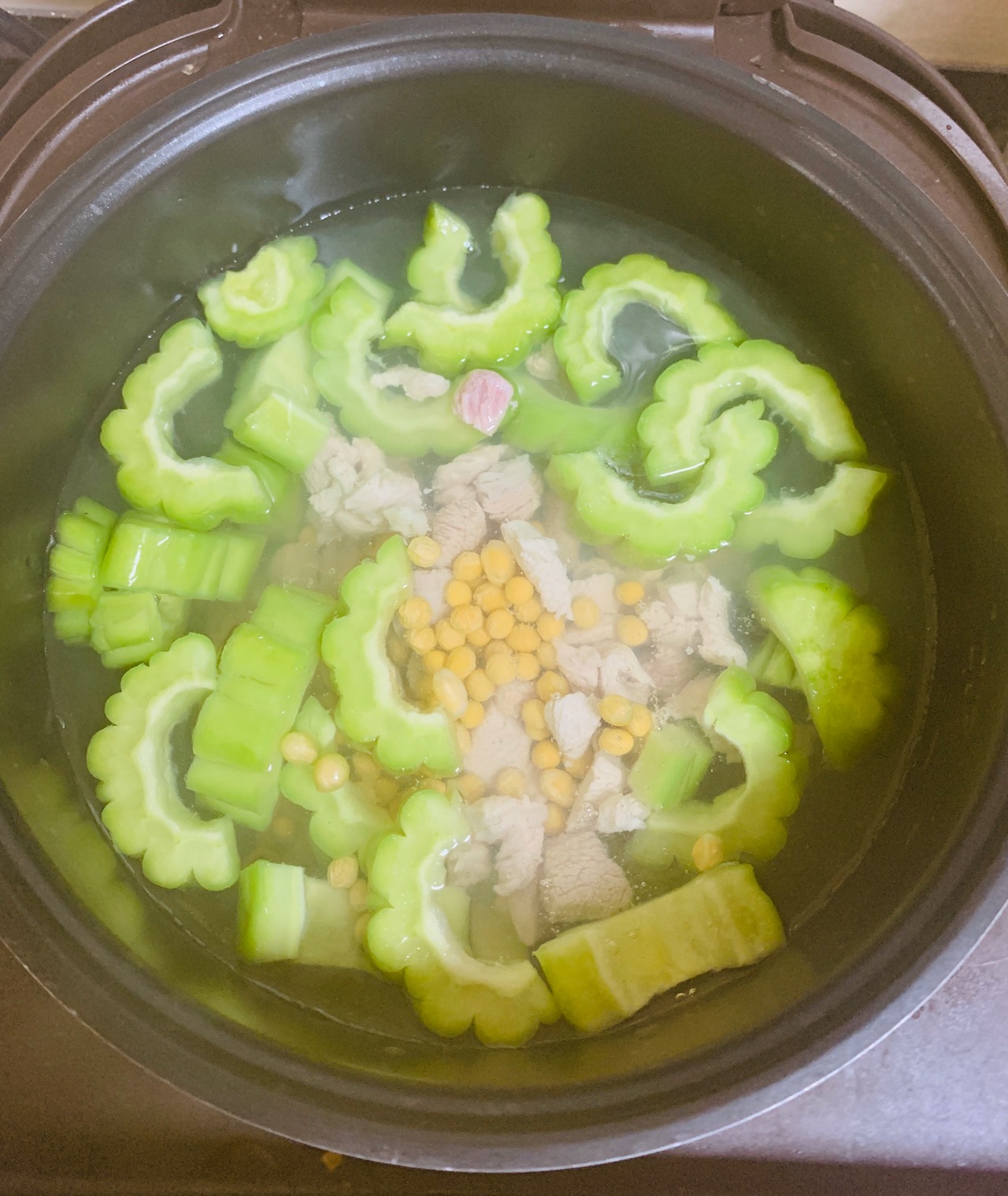 苦瓜肉片汤这样做，苦瓜翠绿不变色，夏季居家必备的降火汤_蔬菜_什么值得买