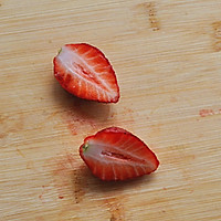 金鱼（草莓创意摆盘）的做法图解3
