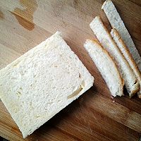 宝宝辅食之土司蛋黄饼的做法图解1