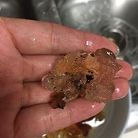 绿豆沙桃胶银耳羹的做法图解3