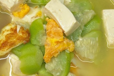 丝瓜煎蛋豆腐汤
