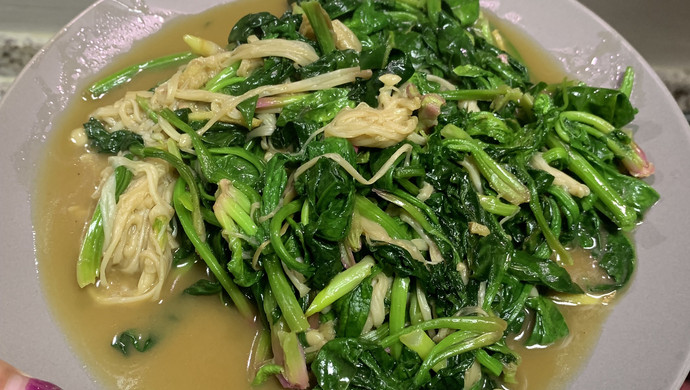 菠菜炒菌菇