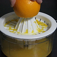香橙慕斯蛋糕的做法图解3