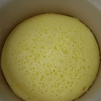 电饭煲蒸蛋糕的做法图解1