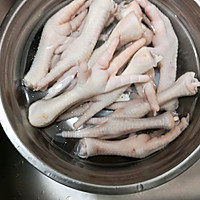 自制柠檬泡椒凤爪的做法图解1