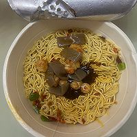 皮皮虾拌面的做法图解1