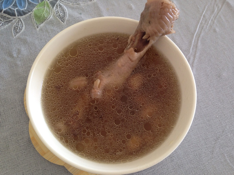 鸡脚花生汤的做法
