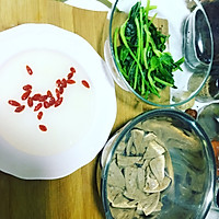 菠菜猪肝补血汤的做法图解2