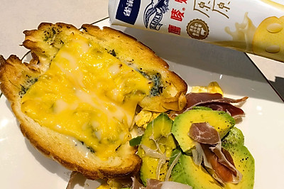 炼乳海盐芝士牛油果煎蛋早餐