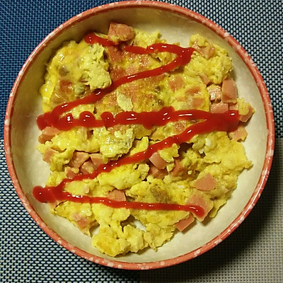 简易早餐—肉松火腿鸡蛋饼