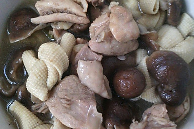 鸡块炖香菇豆腐皮