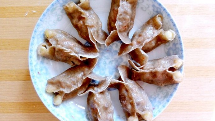咖喱鸡肉金鱼饺