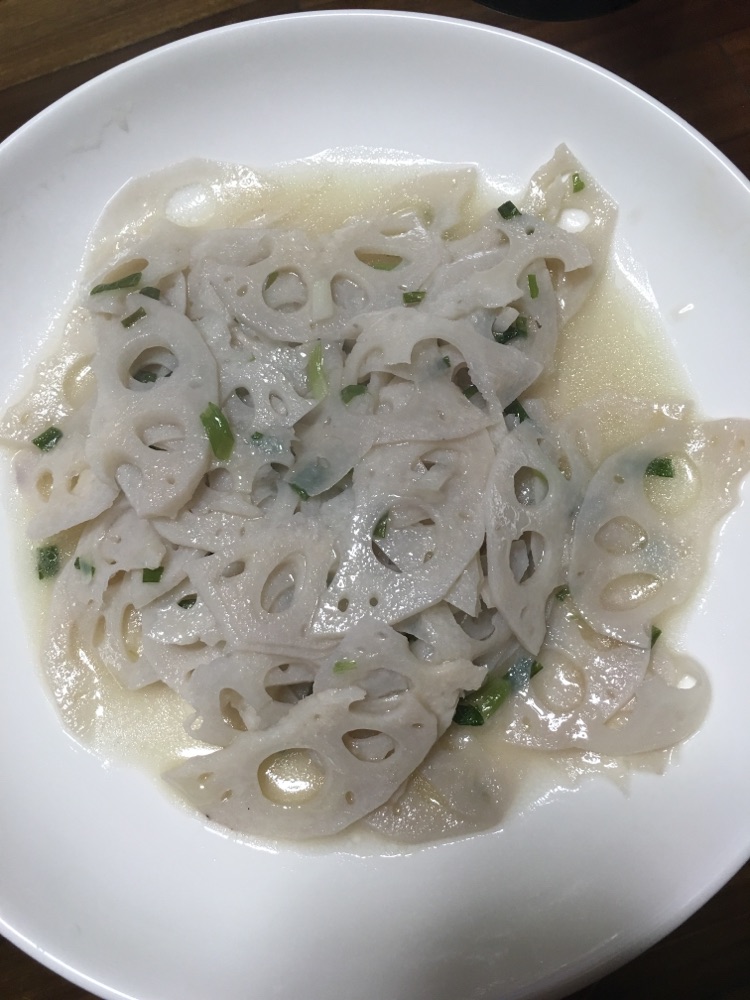 炒藕片的做法图解1