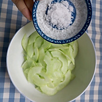 凉拌爽口脆瓜的做法图解3