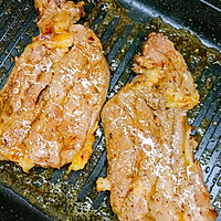 煎黑椒牛排的做法图解8