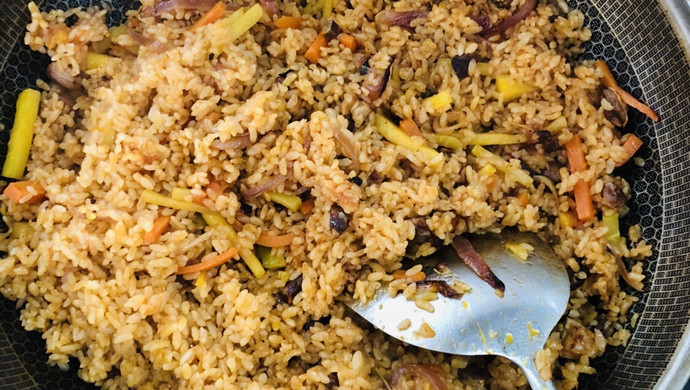 新疆黑抓饭