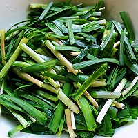 韭菜胡萝卜炒虾仁的做法图解3