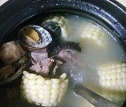 海参鲍鱼补气玉米排骨汤的做法