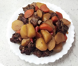 胡萝卜土豆炖排骨的做法
