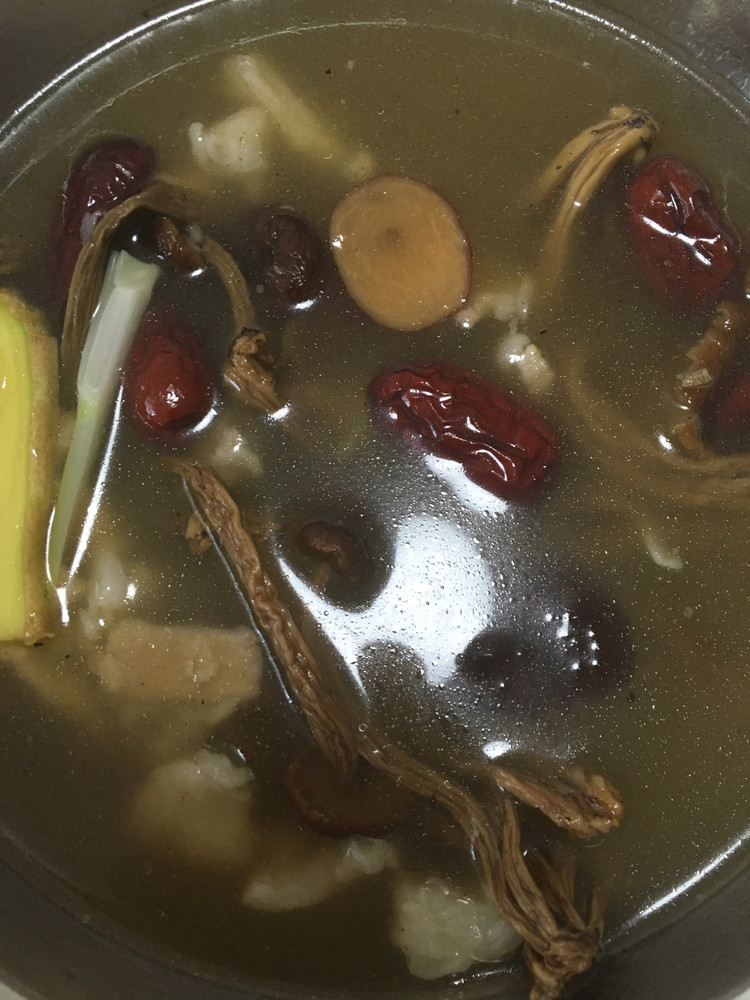 茶树菇瘦肉汤的做法