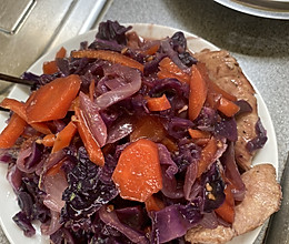 低脂午餐——鸡胸肉炒紫甘蓝的做法
