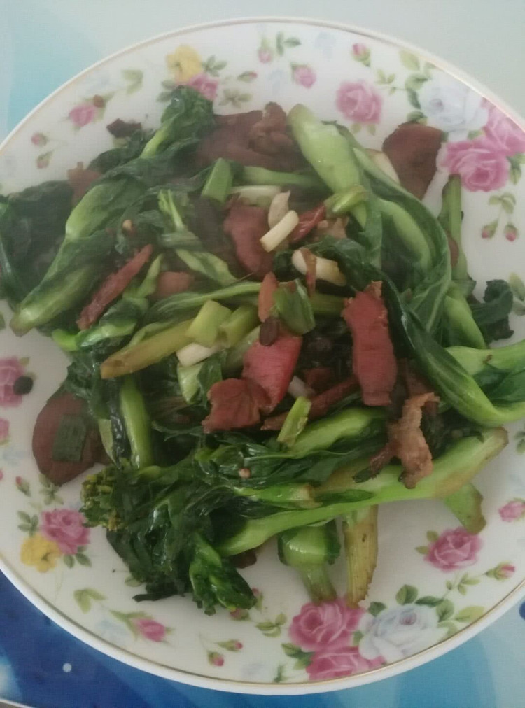 油菜苔炒腊肉的做法