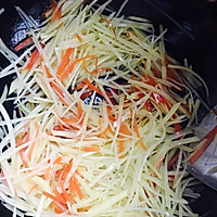 减肥餐—酸菜土豆丝的做法图解3