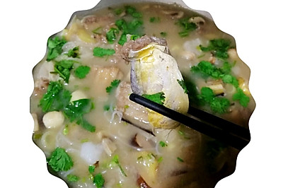 鳗鱼酸笋丝汤