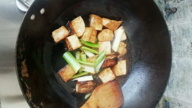 葱炒豆腐的做法