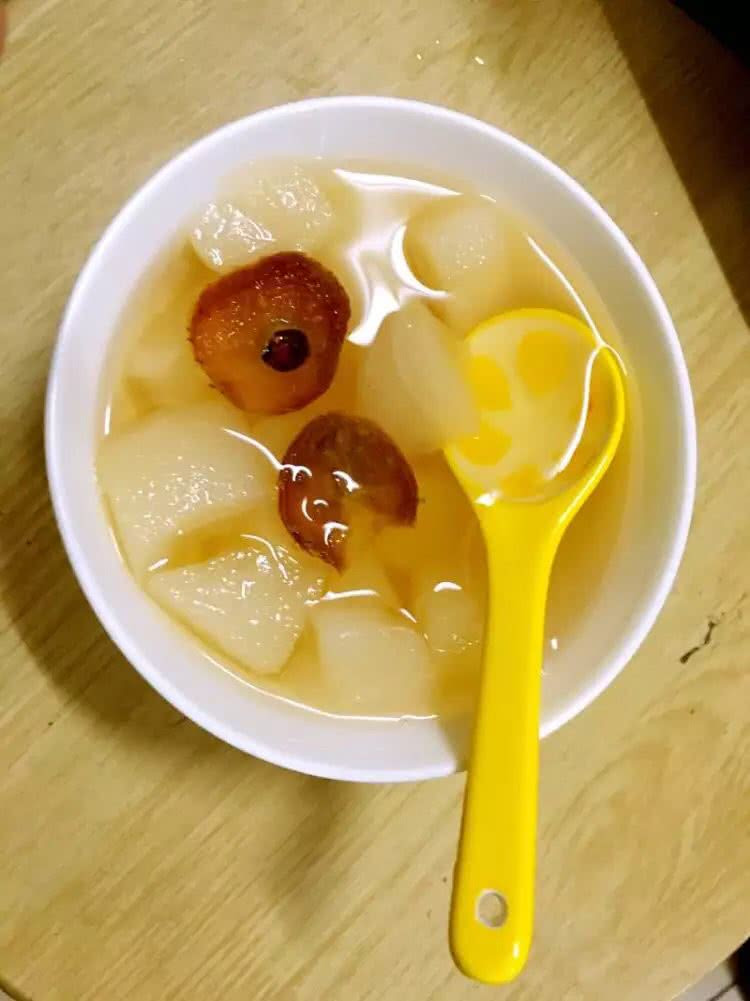 冰糖雪梨的做法