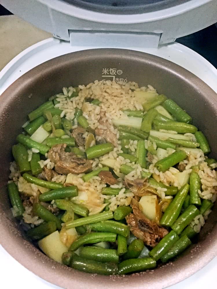 蒜香叉烧排骨煲仔饭（懒人版）的做法图解13