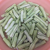 芸豆炒肉的做法图解1