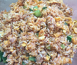 金枪鱼炒饭的做法