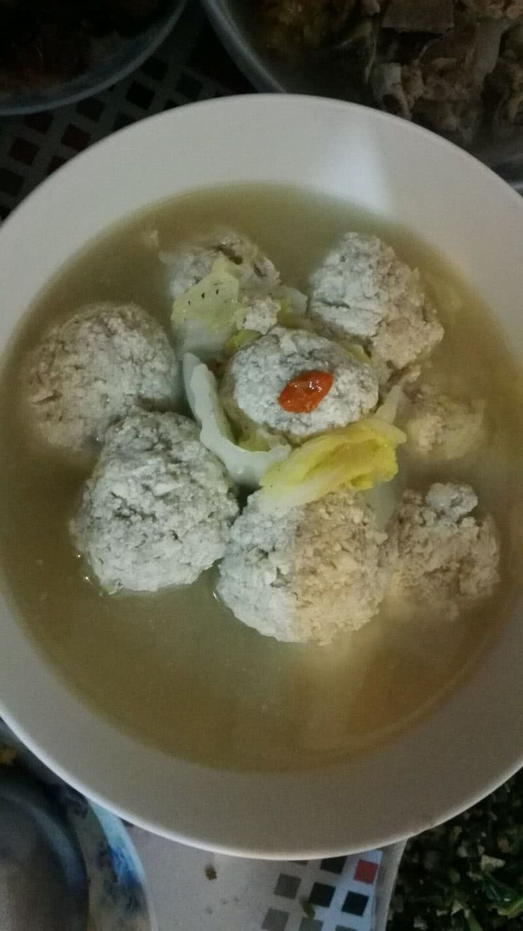白菜豆腐圆子汤的做法