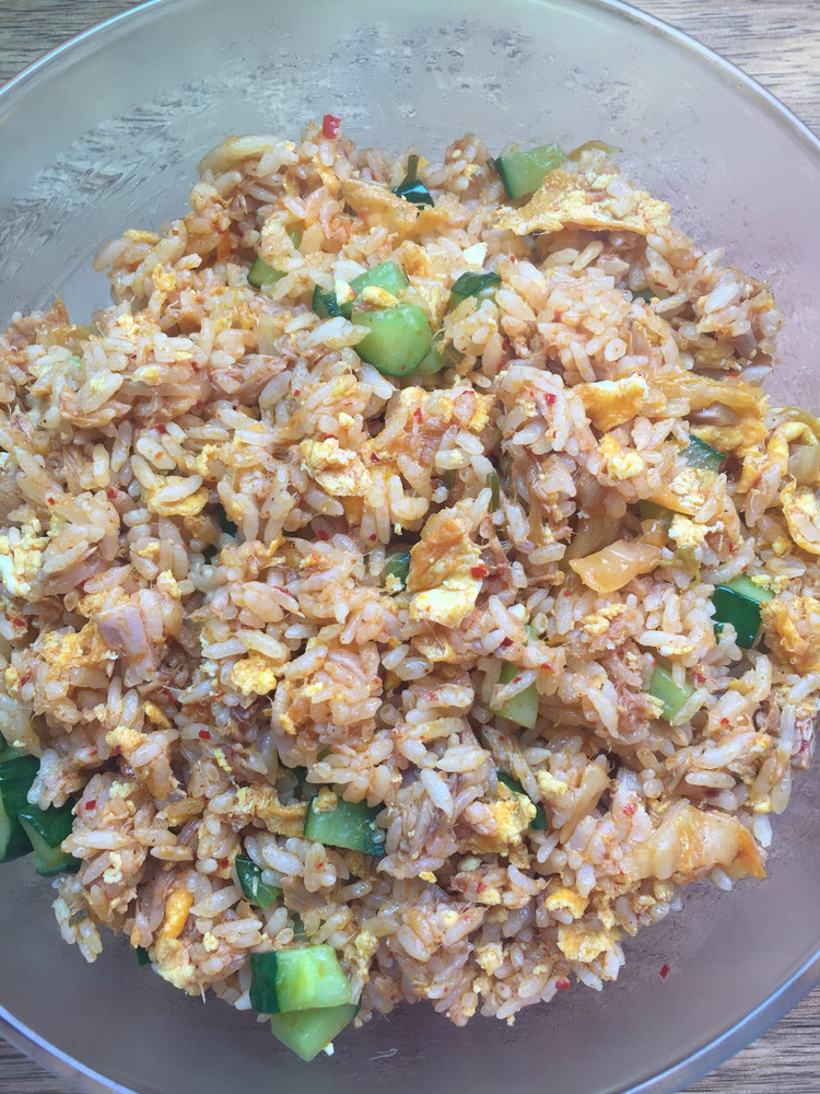 金枪鱼炒饭的做法