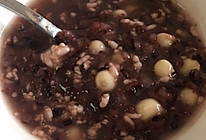 红豆酒酿鸡头米血糯粥的做法