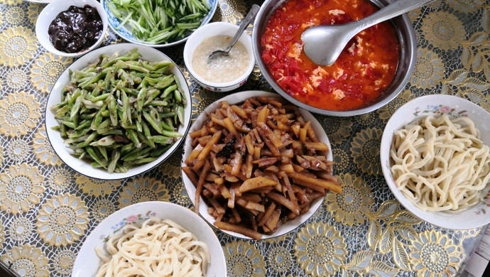 奶奶的味道--手擀拌面