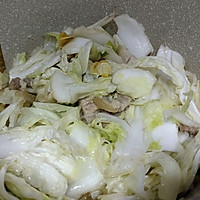 #开启冬日滋补新吃法#冻豆腐五花肉炖白菜，就是这个味儿的做法图解9