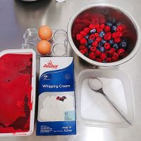草莓红果慕斯的做法图解1