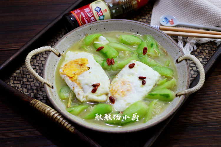 荷包蛋焖丝瓜的做法