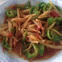 青椒土豆丝炒西红柿的做法图解1