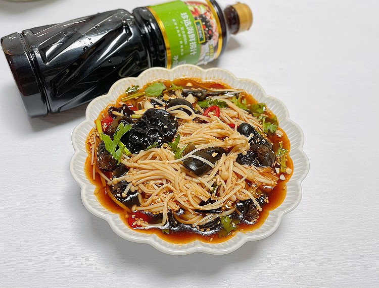 捞汁金针菇黑木耳的做法