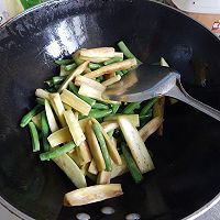 豆角茄子烧粉条的做法图解5