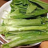 小炒油麦菜的做法图解1