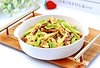 #葱伴侣豆瓣酱能蘸善炒#春日限定的笋片炒肉的做法