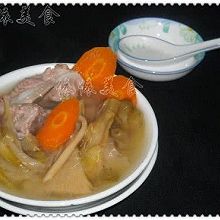 剑花胡萝卜骨头汤