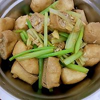 芹菜炒油豆腐的做法图解13