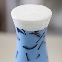 蝶豆花蓝蝴蝶蓝天白云奶冻奶盖茶的做法图解13