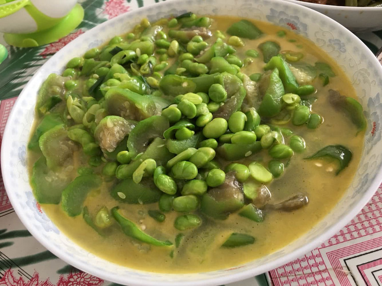 丝瓜炒毛豆的做法