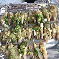 暗黑料理之蒜香烤蛏子的做法图解1